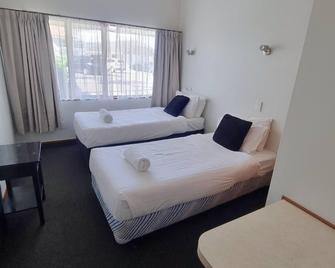 Summit Motor Lodge - Tauranga - Bedroom