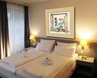 Altstadthotel Augsburg - Augsburg - Bedroom