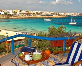 Hotel Il Faro Della Guitgia Tommasino - Lampedusa - Balcón