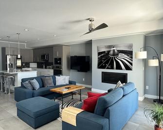 Upscale Modern in Central Park - Denver - Sala de estar