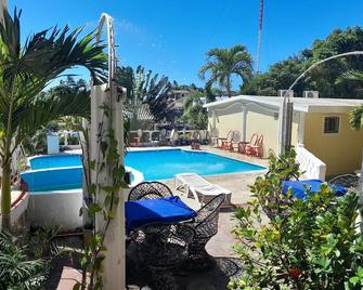 Club tropical de los santos - Boca Chica - Uima-allas