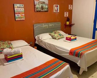 The Pelican Larry Hostel - Santiago de Cali - Habitación