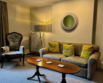 The Falcondale at Lampeter - Lampeter - Living room