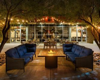 Four Points by Sheraton at Phoenix Mesa Gateway Airport - Mesa - Patio