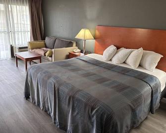 Wilkes-Barre Inn & Suites - Wilkes-Barre - Bedroom
