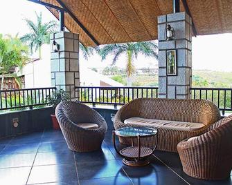 Cotton County Club And Resort - Hubli - Balcony