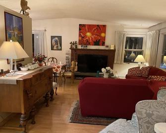 Alaskan European B&B - Anchorage - Sala de estar