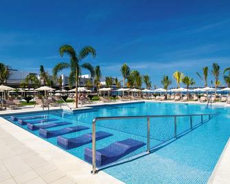 RIU Montego Bay - Bahía Montego - Piscina