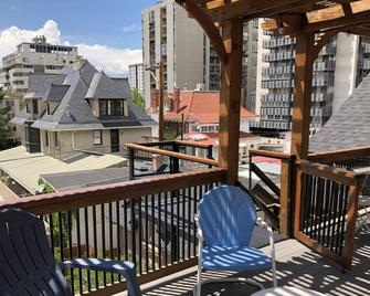 New! Apartment In Historic Mansion. Location! Views! - Denver - Ban công