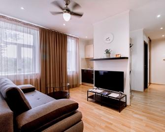 Rigaapartment Sonada Family Aparthotel - Private Parking - Riga - Living room