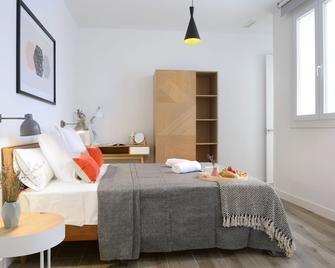 nQn Aparts & Suites Madrid - Madrid - Bedroom