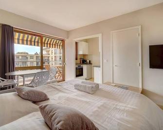 Immogroom - Very Pleasant And Bright - Cozy - Shops - Κάννες - Κρεβατοκάμαρα