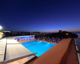 Hotel Parco Cartaromana - Ischia - Piscina
