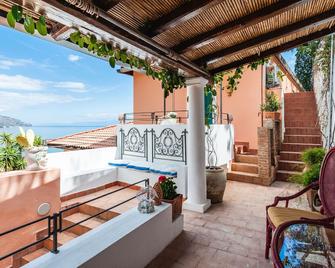 Casetta Amelia Apartments by Wonderful Italy - Taormina - Balcony