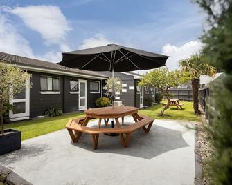 Cobblestone Court Motel - Tauranga - Patio