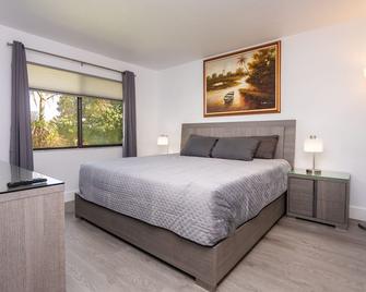 Bass & Sun Condominium 2/2 Bedroom - Clewiston - Спальня