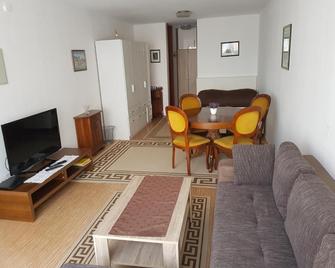 Studio Apartment - Stuttgart - Sala de estar