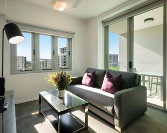 H on Mitchell Apartment Hotel - Darwin - Sala de estar