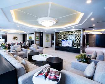 Muong Thanh Luxury Buon Ma Thuot Hotel - Buon Ma Thuot - Lobby