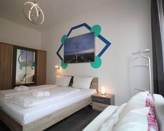 3 rooms, up to 8 persons, luxuriously furnished, \'Iris3\' - 柏林 - 臥室