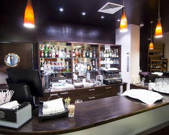 M Hotel - วูช - บาร์