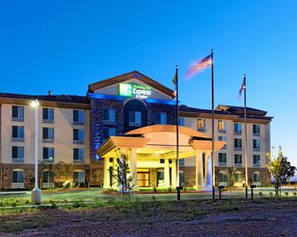 Holiday Inn Express Hotel & Suites Fresno Northwest-Herndon - Fresno - Building