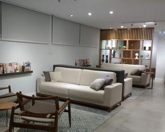 Tri Hotel Smart Chapecó - Chapecó - Sala de estar