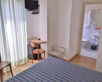 Hotel Mayor - Sperlonga - Camera da letto
