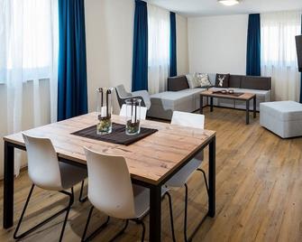Landhotel Zum Adler - Bachhagel - Comedor