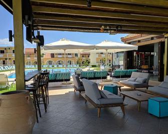 Tondoris Apartments - Sidari - Uteplats