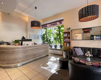 Hotel Sendlinger Tor - Munich - Front desk