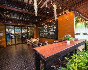 Lao Lao Cafe & Hostel - Vientiane - Restaurante
