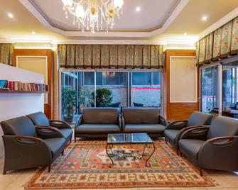 Alanya Beach Hotel - Alanya - Lounge