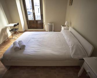 Hostal Los Perales - Madrid - Habitació