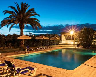ibis Faro Algarve - Faro - Piscina