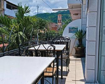 Alexandross Hostel Bnb - Pto Vallarta - Balcón
