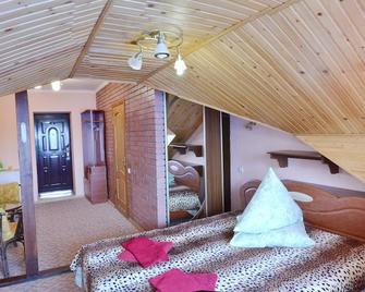 U Olega - Truskavets - Bedroom