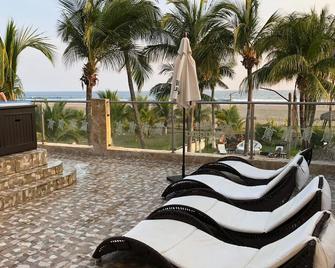 Hotel Villa Murano - Puerto Arista - Patio