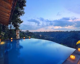 Pramana Watu Kurung - Ubud - Piscina