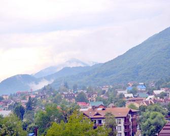 Utomlyonnye Solntsem Hotel - Krasnaja Poljana - Balkon