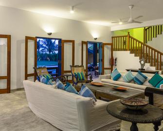 Villa Atulya at Ocean's Edge - Mirissa - Wohnzimmer