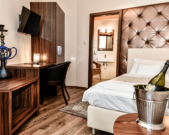 Simbad Hotel & Bar Superior - Mosonmagyaróvár - Schlafzimmer