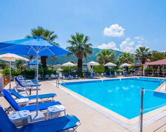Rihios Hotel - Stavros - Piscina