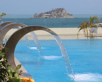 Tamaca Beach Resort - Santa Marta - Pool